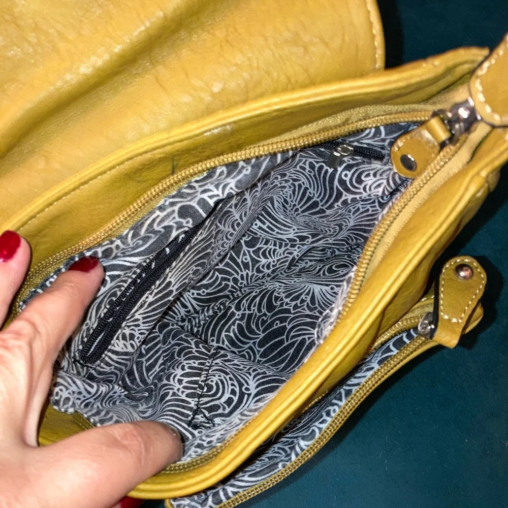 Crossbody Bag - Picture 3 of 4